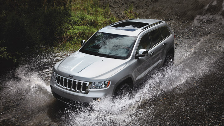 2011-Jeep-Grand-Cherokee-water-fording